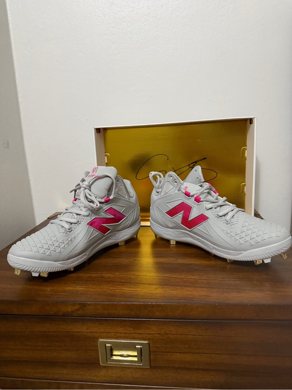 New Balance FuelCell Ohtani 1 Cleats Mother’s Day 7.5 wide - Picture 2 of 9